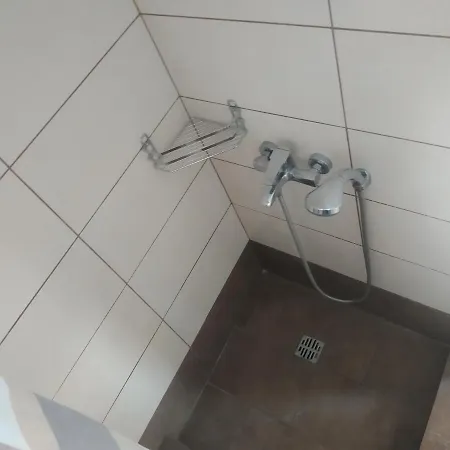 Rooftop Studio Near Port And Center Wifi/crib
